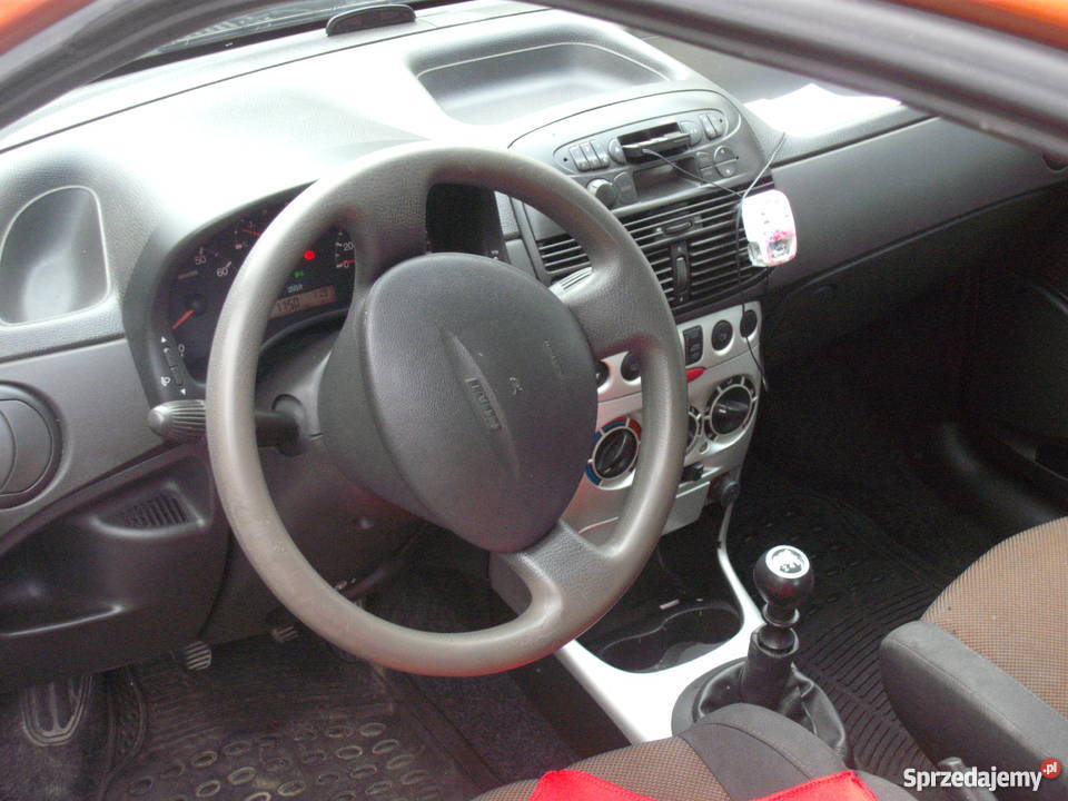 Okazyjnie Fiat Punto 12 wersGO wspomaganie lakier metallic Punto Piotrków Trybunalski sprzedam