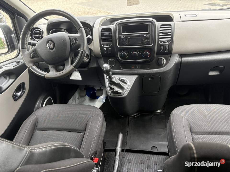 RENAULT TRAFIC 16 dCi 121 2018 8 OSÓB 6 BIEGÓW światła przeciwmgielne Dolna Grupa