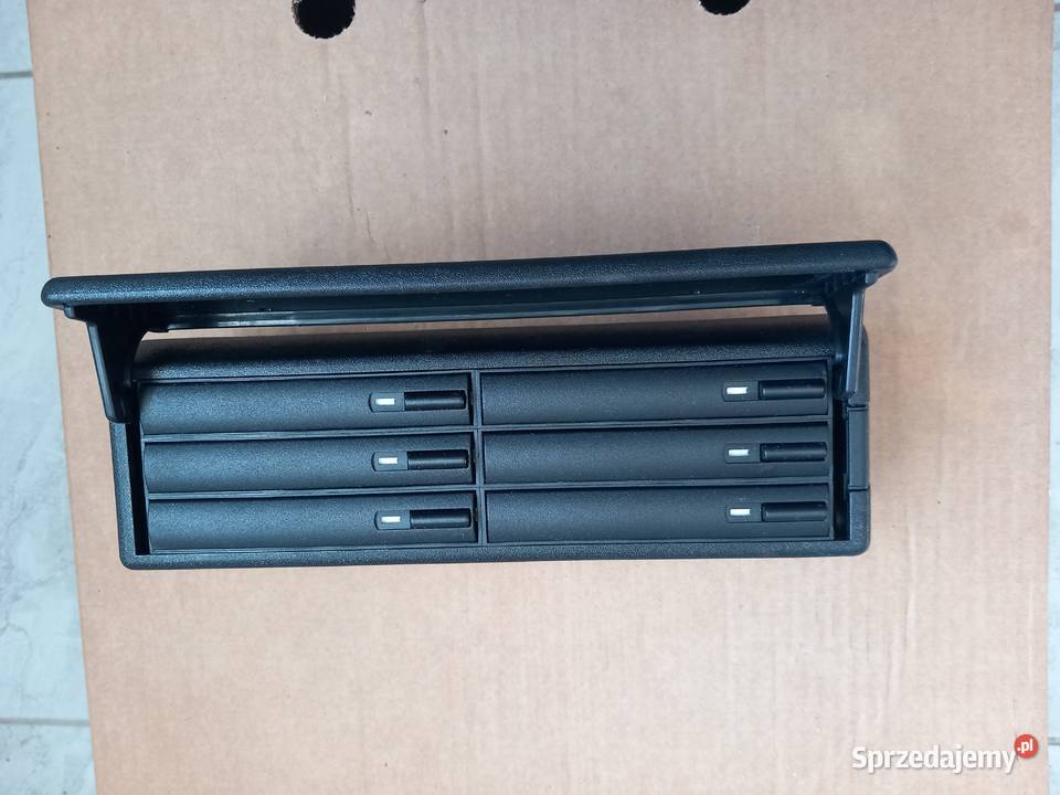 BMW e36 schowek na kasety e30 fischer Cbox Rok produkcji 1995 Schowki, półki Brzozów sprzedam