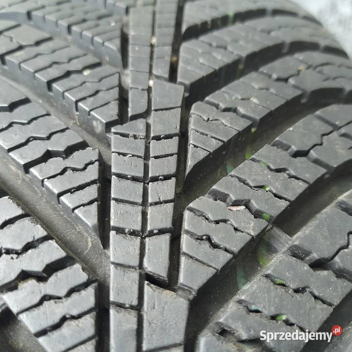 Komplet opon zimowych Kumho Solus ha31 17580R14