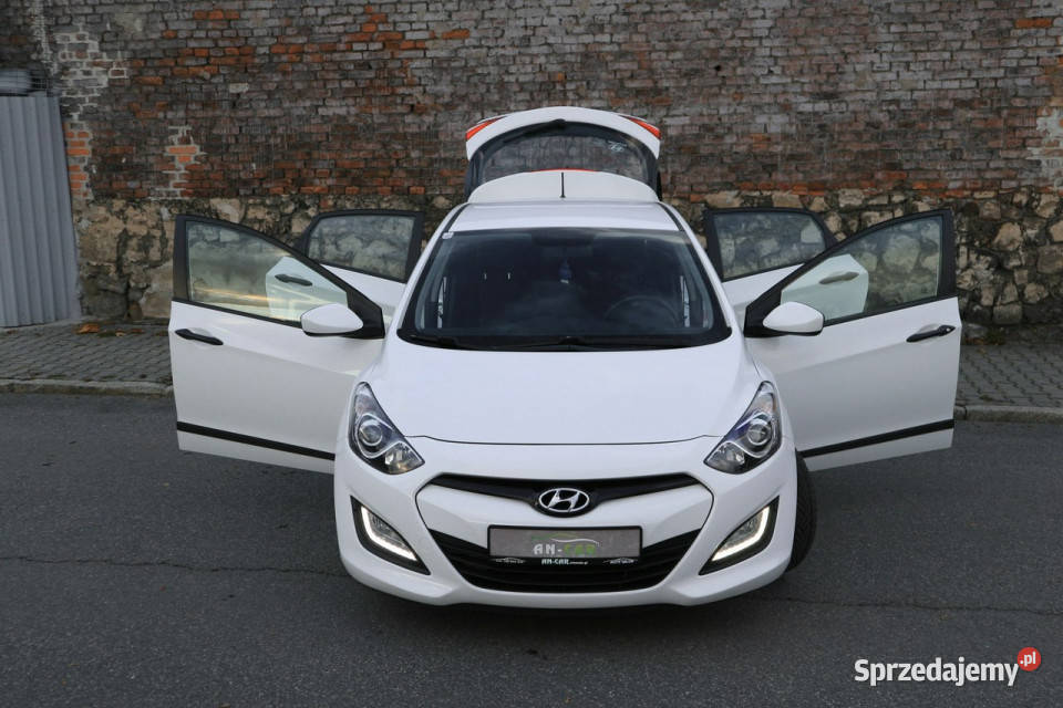 Hyundai i30 20lecie HyundaiLampy LEDCzujniki 4/5 i30 Bytom