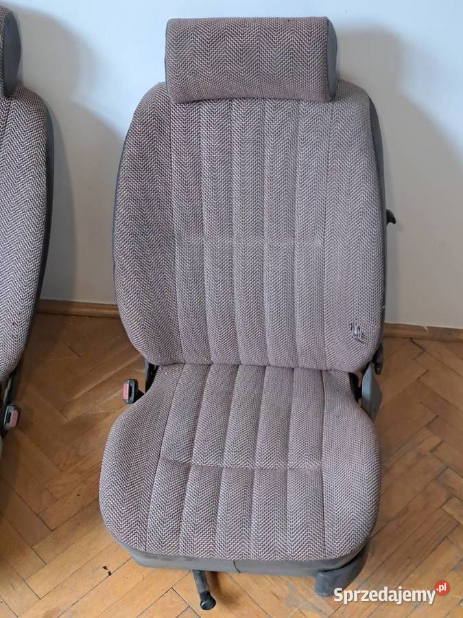 Ford Taunus III 80 lata fotele przednie Pruszków sprzedam