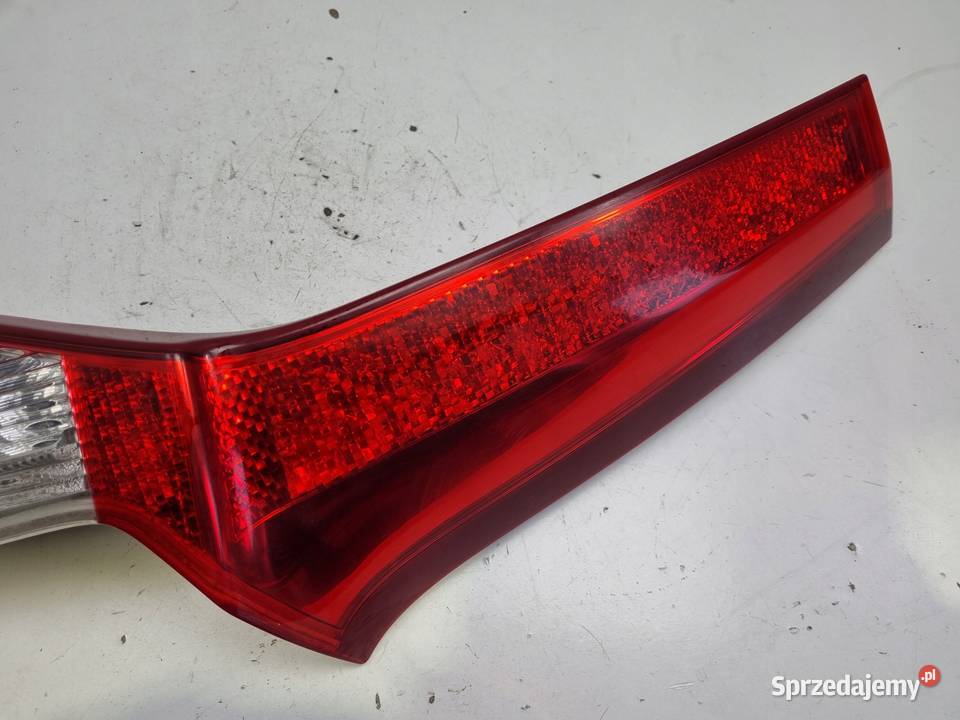 LAMPA PRAWA Volvo V70 III XC70 TYLNIA TYLNA Rudka