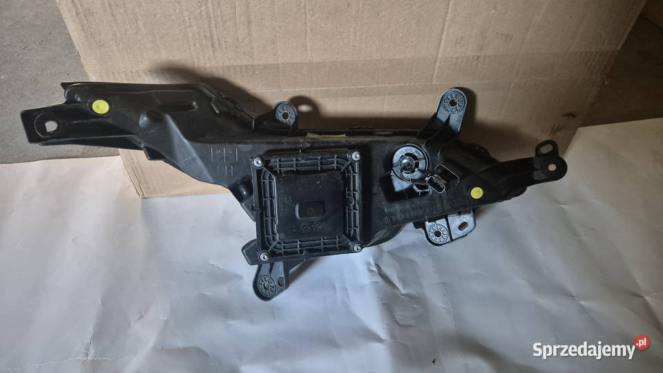 Renault Megane ETech lampa przód lewy LED śląskie Bielsko-Biała