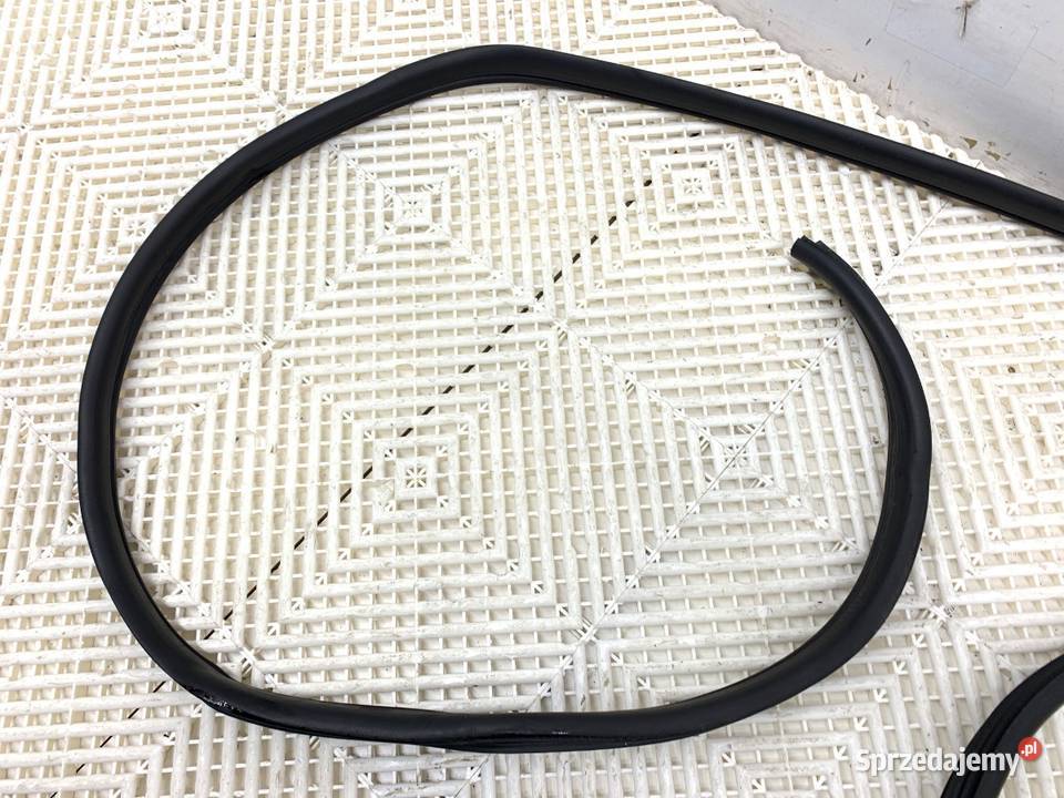 USZCZELKA DRZWI PRZÓD PRAWA RENAULT TRAFIC III osobowe