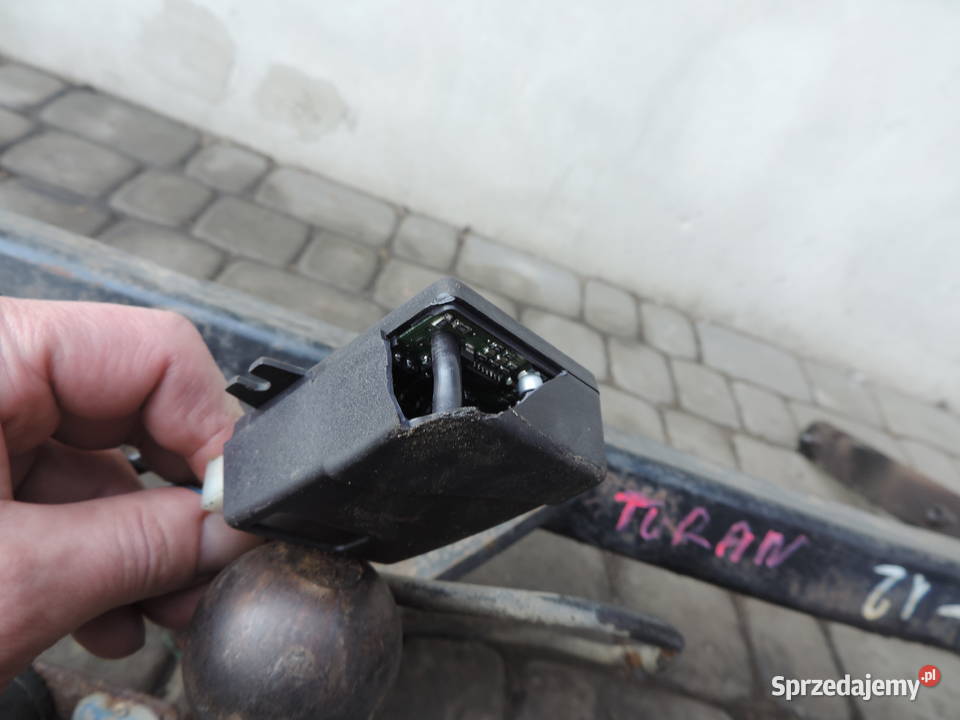 HAK HOLOWNICZY BELKA KULA GNIAZDO VW TOURAN I Pozostałe