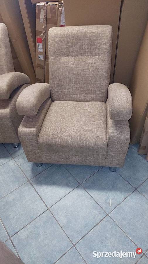 Wygodny fotel w kolorze beżowym Poznań sprzedam