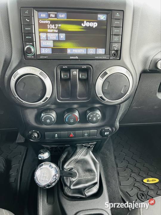 Jeep wrangler JK RUBIKON 36 V6 manual super stan Osielec