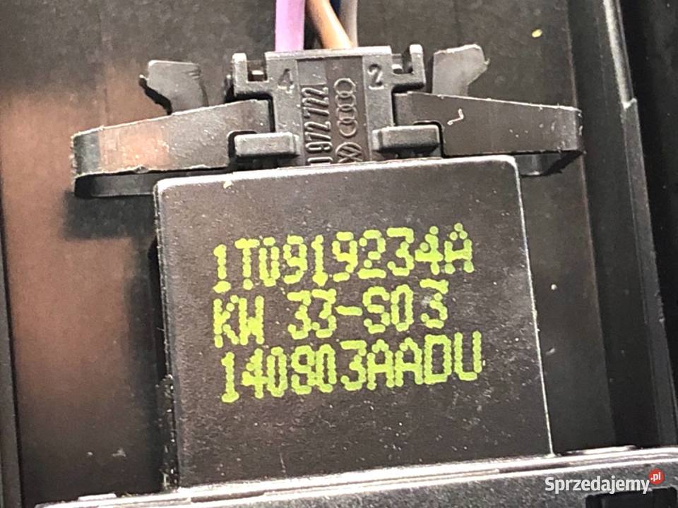 KRATKA NAWIEWU PRZÓD SCHOWEK VW TOURAN 1T1857921