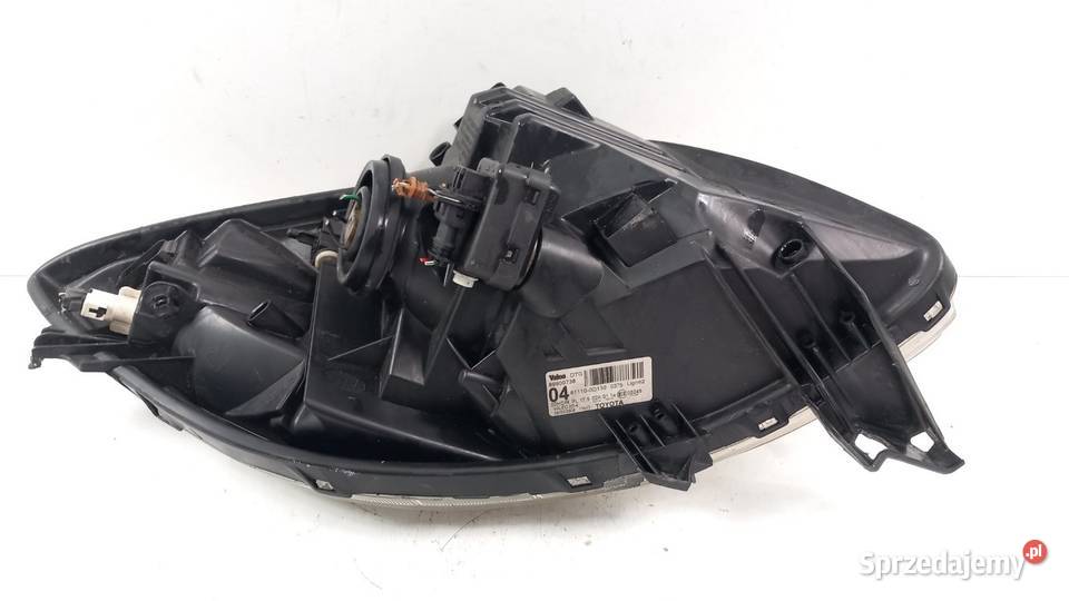 TOYOTA YARIS II LAMPA PRZÓD PRAWA osobowe Zbierkowo sprzedam