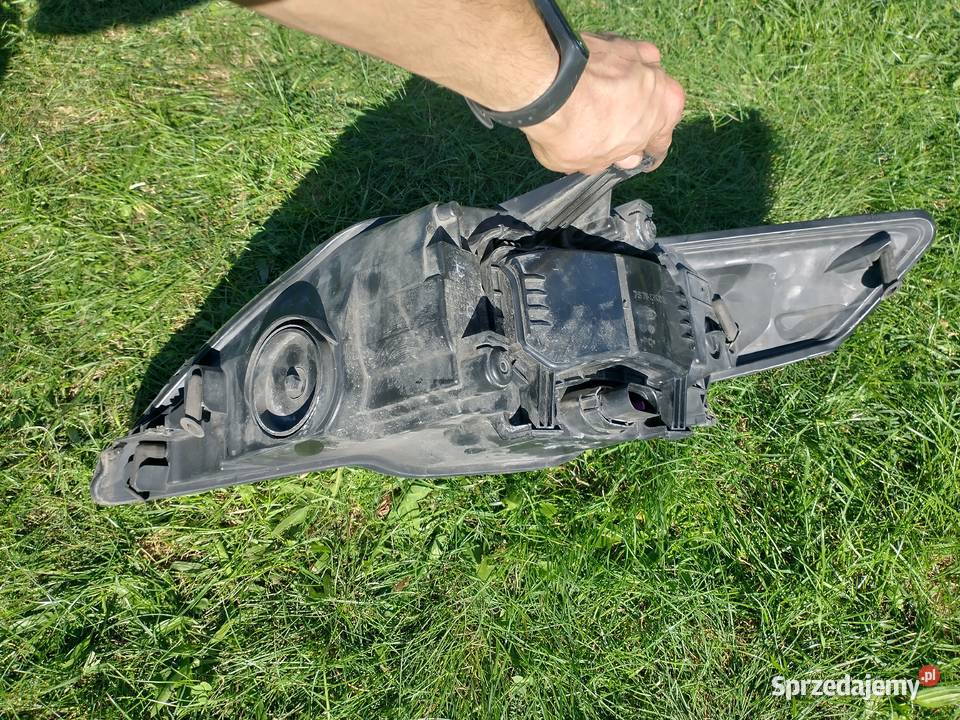 Prawa przednia lampa Ford Mondeo MK4 2010 osobowe Jaworzno