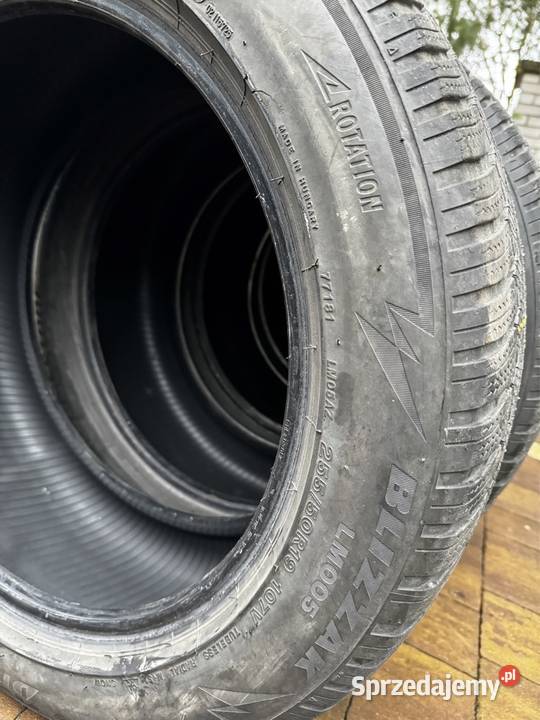 Opony zimowe 25550r19 19cale Warszawa