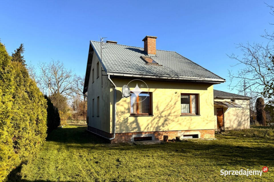 Dom spokojnej ulicy rzeką Hrubieszów