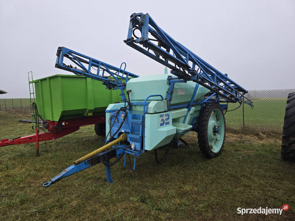 Opryskiwacz ciągany BERTHOUD RACE 32SX24 2500 L Włosty