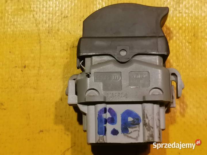 przełącznik szyby prawy przód 26488 28082