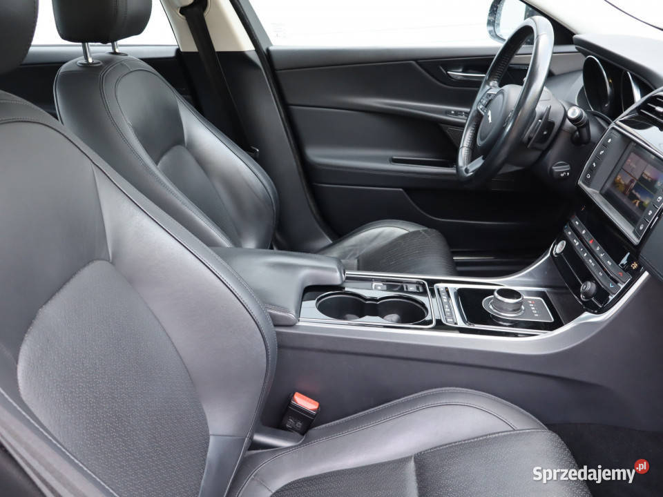 Jaguar XE 20d Piaseczno