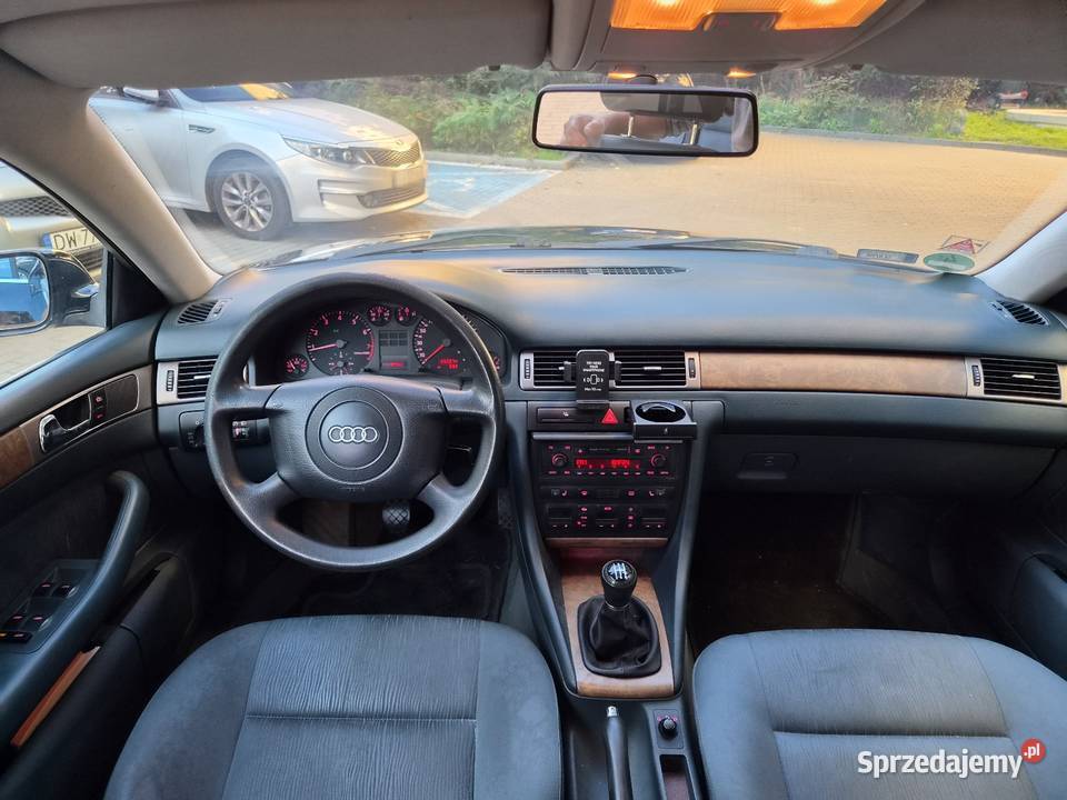 Audi A6 C5 Sedan 18 Benzyna 125 Ważne Opłaty elektryczne lusterka sprzedam