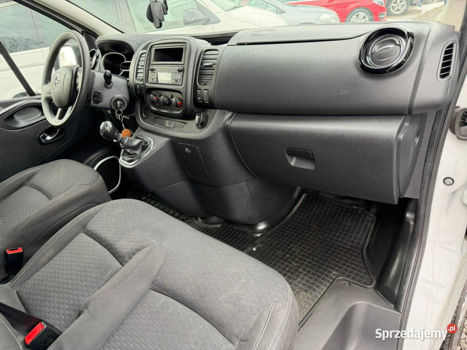 Opel Vivaro 16 120 9 osobowy klimatyzacja x2 Łodygowice