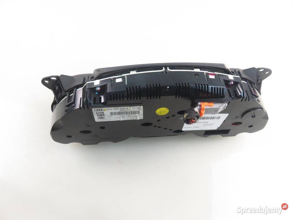 LICZNIK AUDI A4 B8 18 TFSI 8K0920900B