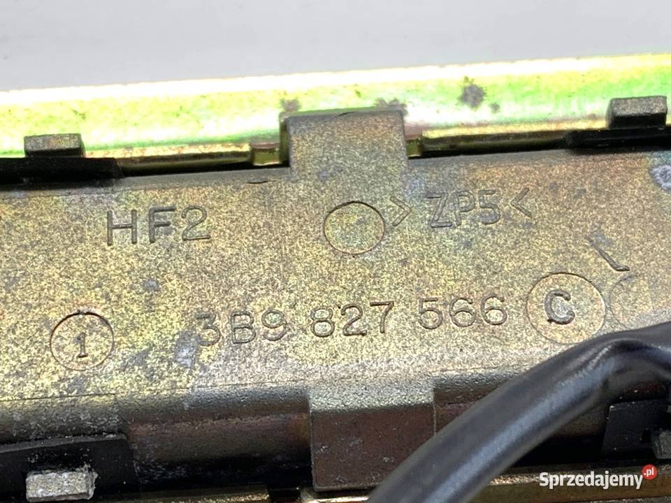 KLAMKA KLAPY TYŁ VW PASSAT B5 FL 3B9827566C