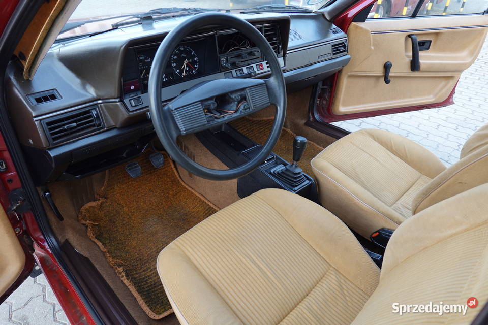 VW Passat Projekt do renowacji sprawny z Rok produkcji 1983 Zgierz