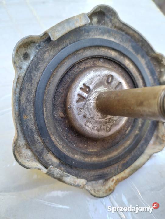 Korek wlewu oleju Fiat 126p oryginał Miejsce Piastowe