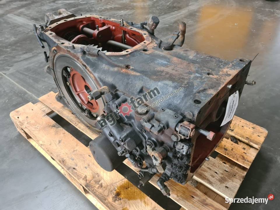 TYLNY MOST RENAULT ARES 556 0300B04 Byków