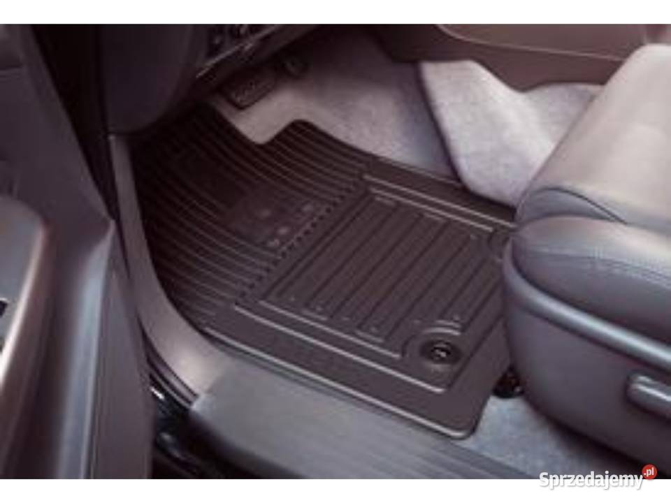 TOYOTA Hilux Dywaniki gumowe komplet Motoryzacja sprzedam