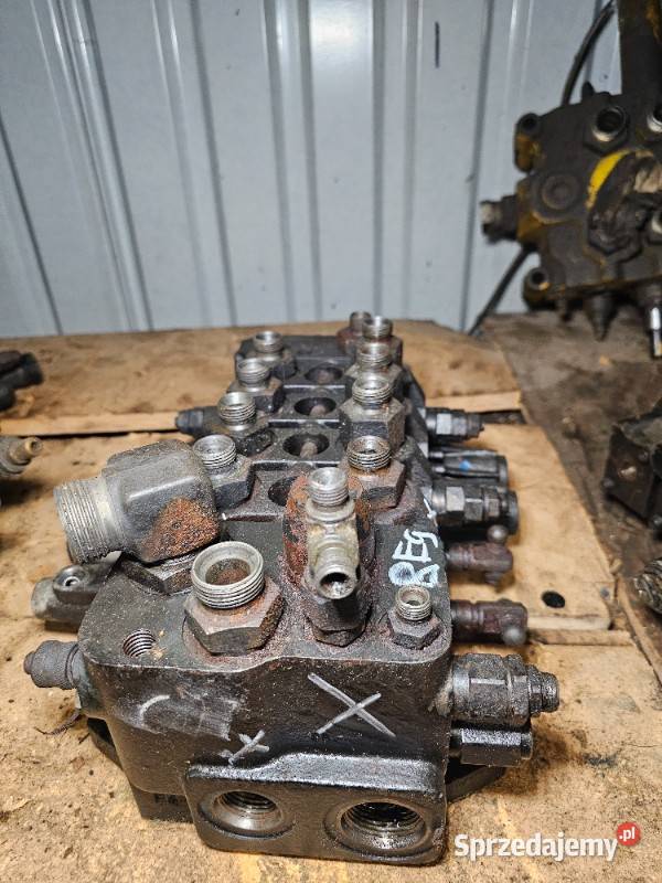 Rozdzielacz hydrauliczny Holland Case Fiat Gdynia