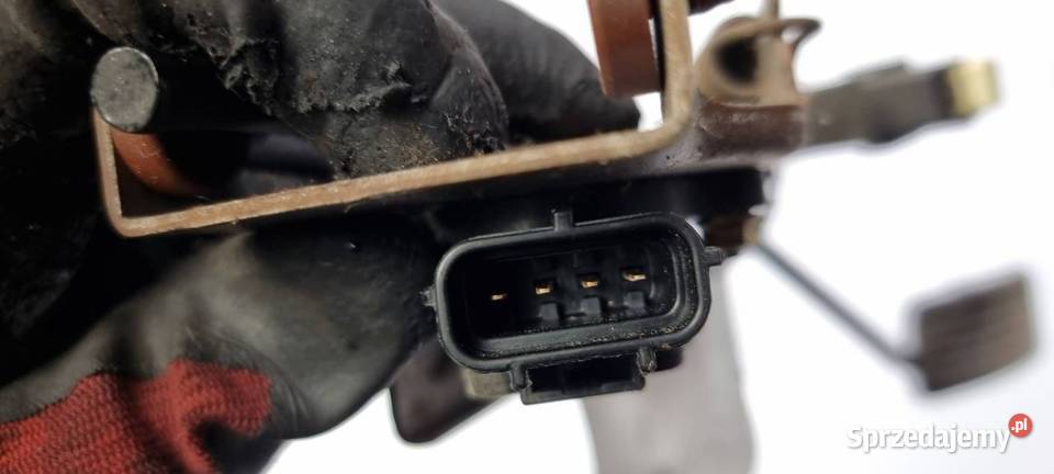 PEDAŁ MAZDA 6 C305414C0 osobowe sprzedam