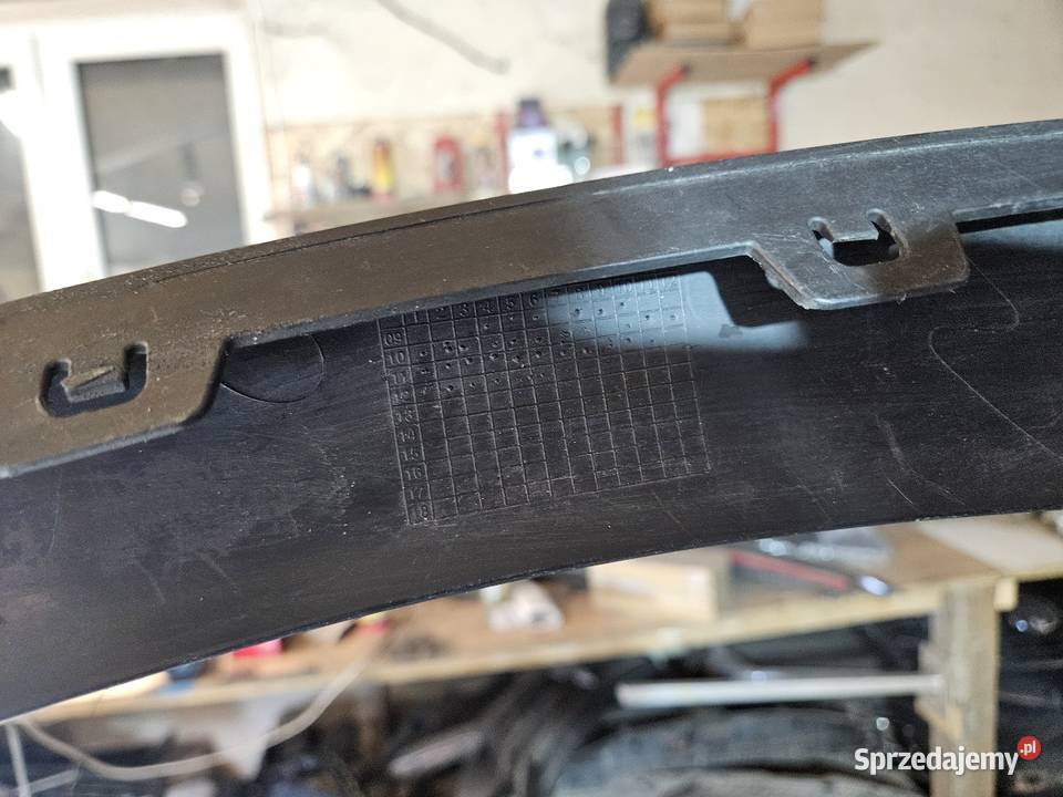 TOYOTA AURIS I LIFT 0912 HOKEJ PRAWY ZDERZAKA Spoilery Międzychód