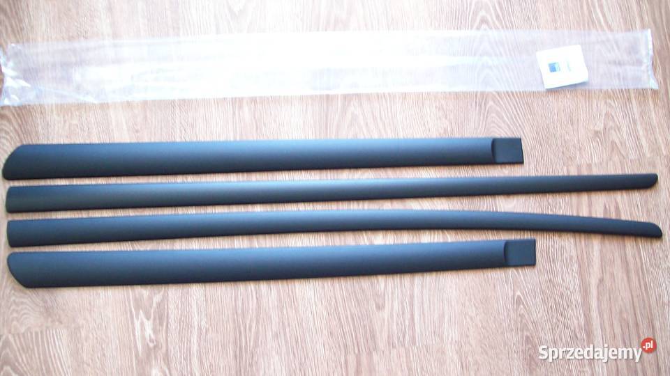 Listwy boczne ochronne do Toyota Avensis T25 Reda