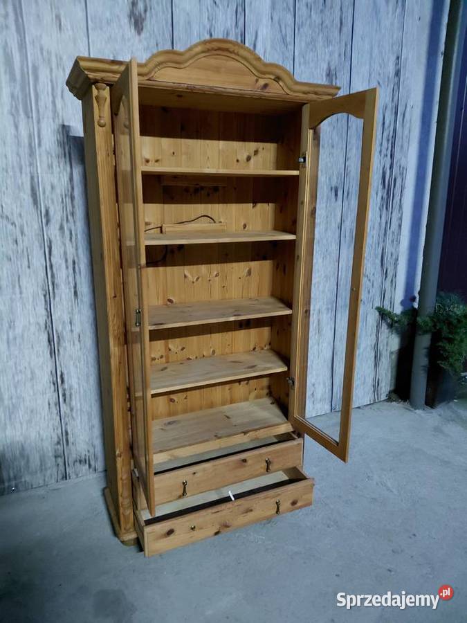 Piękna sosnowa witryna 382 Byczyna