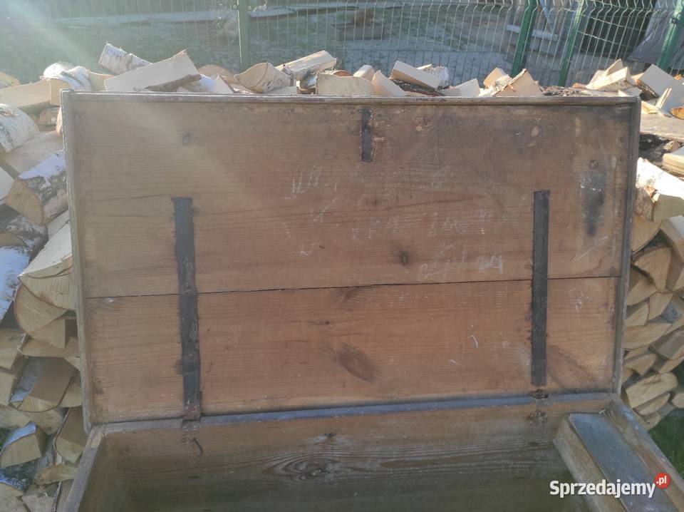 Stara skrzynia drewniana