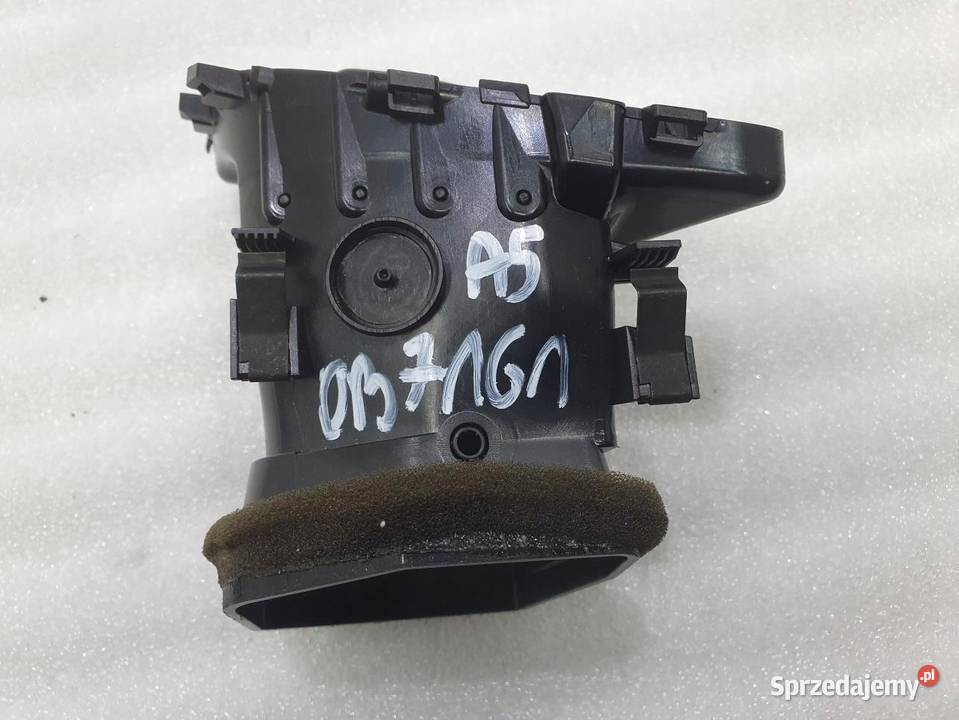 KRATKA NAWIEWEU PRAWA AUDI A5 8T 8T2820902B Listwy i nakładki sprzedam