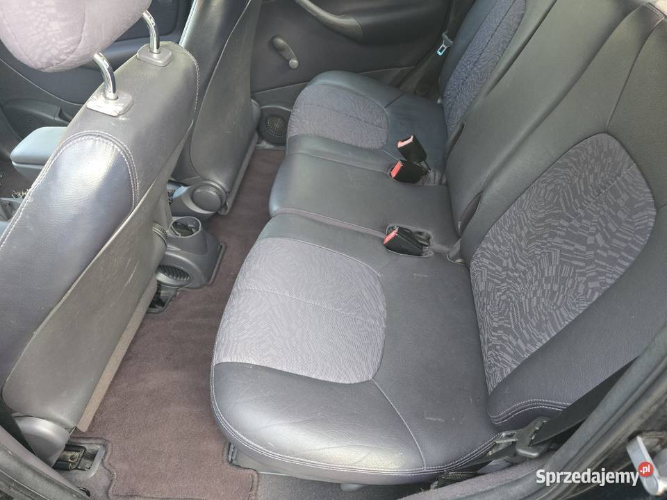 A mlasa 16 benzyna Klimatyzacjia radio androit Hatchback Słubice sprzedam