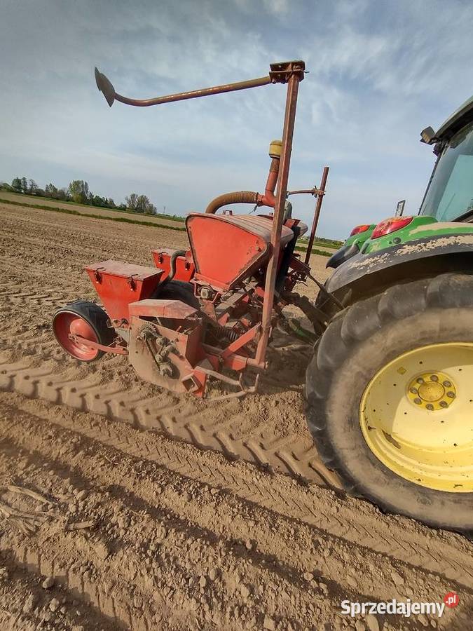 Siewnik do kukurydzy Becker aeromat 4 rzędowy
