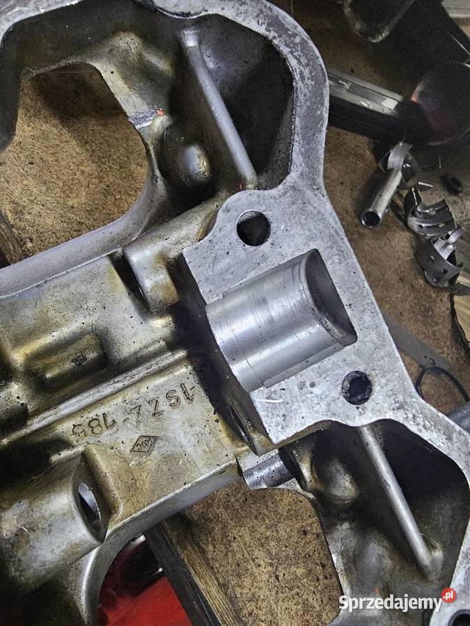 Suzuki DR 750 pokrywa głowicy dekiel głowica Jelenia Góra