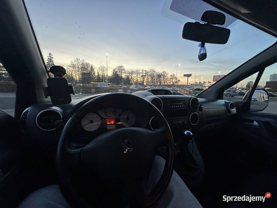 Sprzedam Peugeot Partner 16 2010 czerwony kujawsko-pomorskie Włocławek