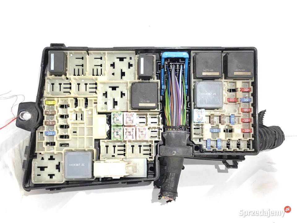 SKRZYNKA BEZPIECZNIKÓW FORD FOCUS III osobowe podkarpackie