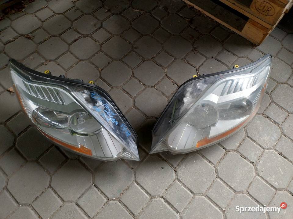 Ford Kuga MK1 reflektor lampa prawa Anglik Oświetlenie