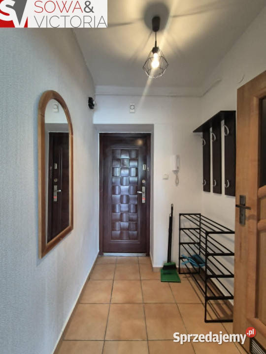 Wyposażona kawalerka z balkonem Piętro 2 Wałbrzych sprzedam