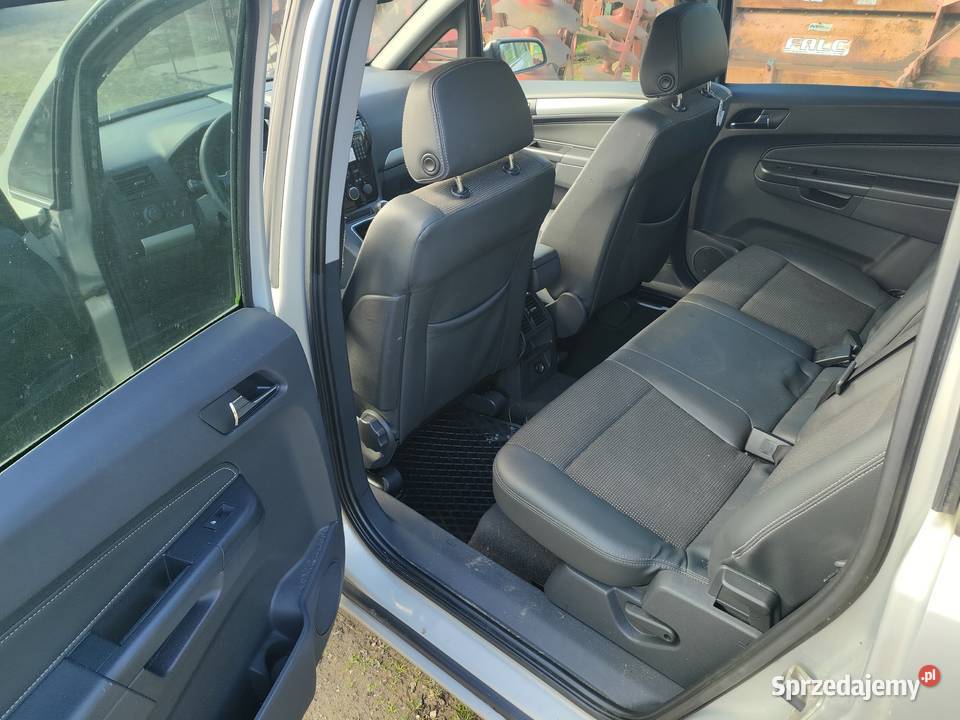 Opel Zafira B lifcie 17CDTI 110 2009r 281 światła przeciwmgielne Przeworsk