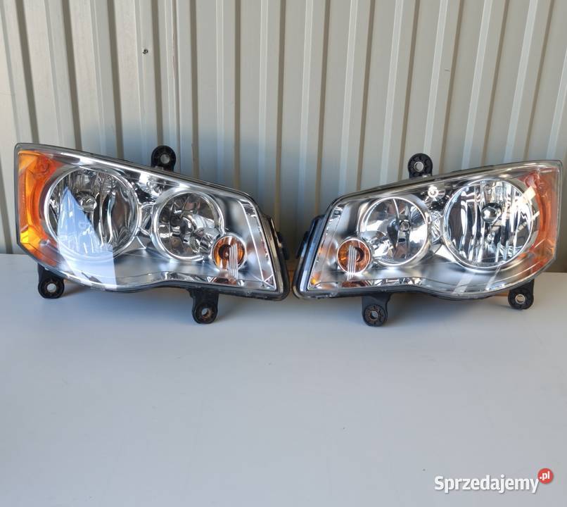 Lampy przód przednie Chrysler Voyager Town osobowe Słupsk sprzedam