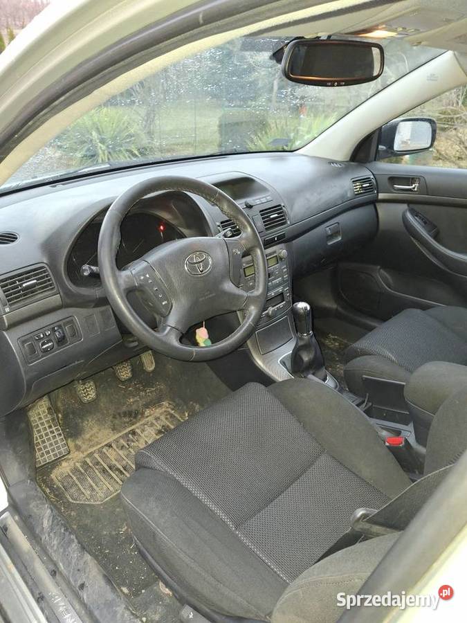Sprzedam TOYOTA Avensis Sandomierz