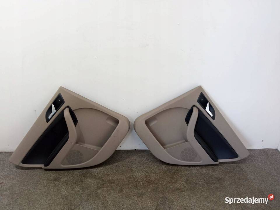 TAPICERKA BOCZEK PRAWY LEWY TYŁ JASNY KPL Skoda Rok produkcji 2013 świętokrzyskie sprzedam