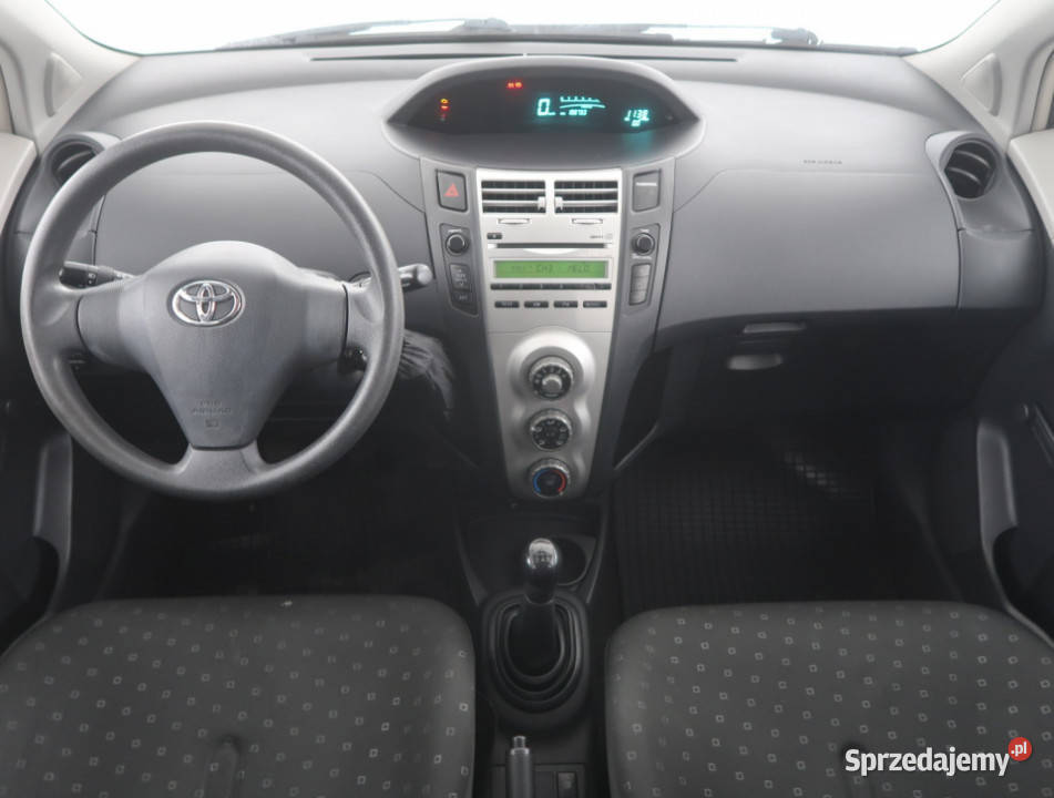 Toyota Yaris 13 VVTi Rok produkcji 2008 Bielany Wrocławskie