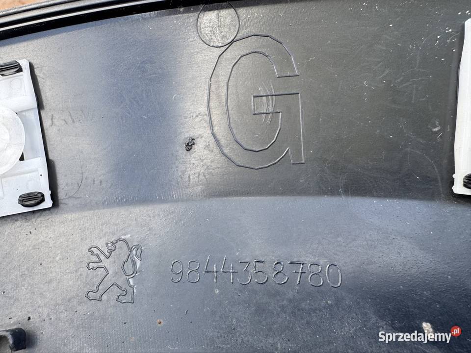 Listwa błotnika przód lewa lh peugeot 208 II 2