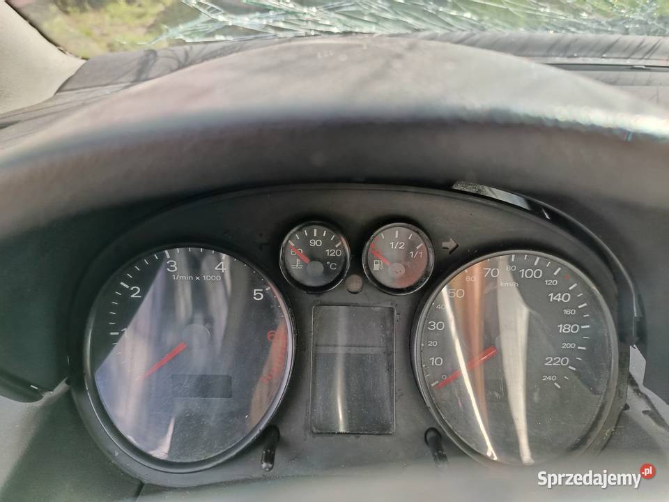 Audi A2 14 55 kW 2001 r dawca części Szklarka Myślniewska sprzedam
