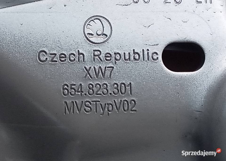 Skoda Karoq zawiasy pokrywy silnika osobowe Przeźmierowo
